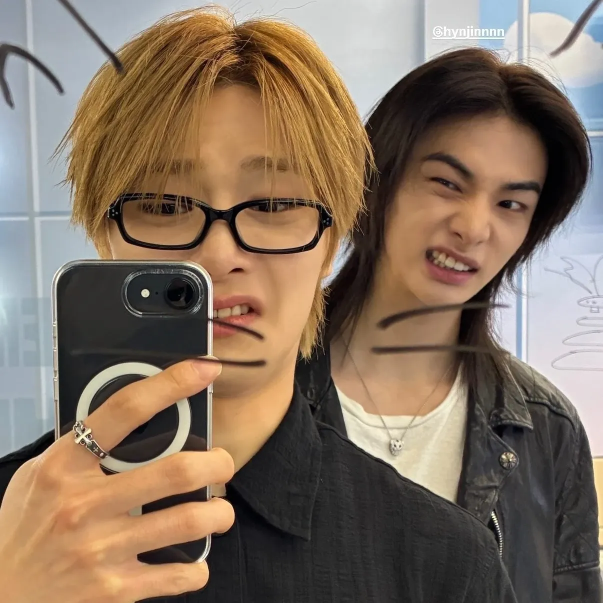 Behind-the-scenes cut of Stray Kids