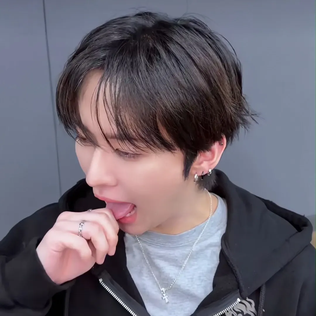 Lee Know (Stray Kids)的幕后花絮