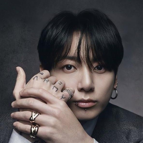 Foto aktivitas terbaru Jungkook (BTS)