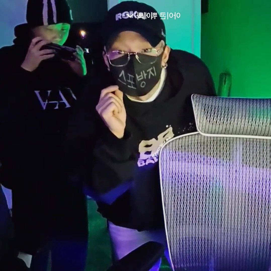 Recent activity shot of BOBBY (iKON)