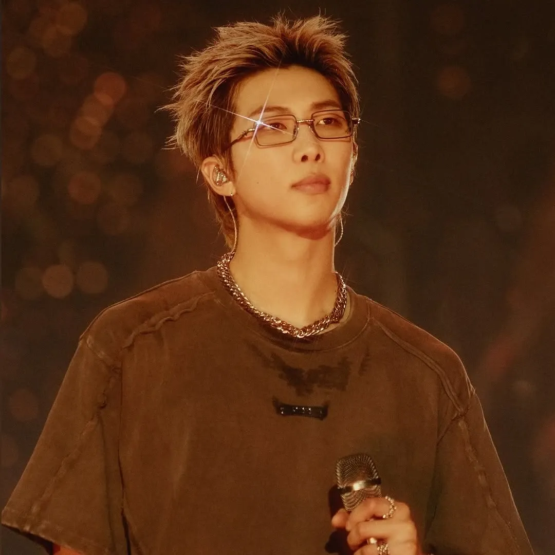 Behind-the-scenes cut of RM (BTS)