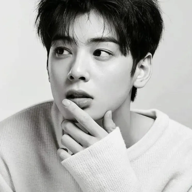 A moment captured by Eunwoo (ASTRO)'s fan