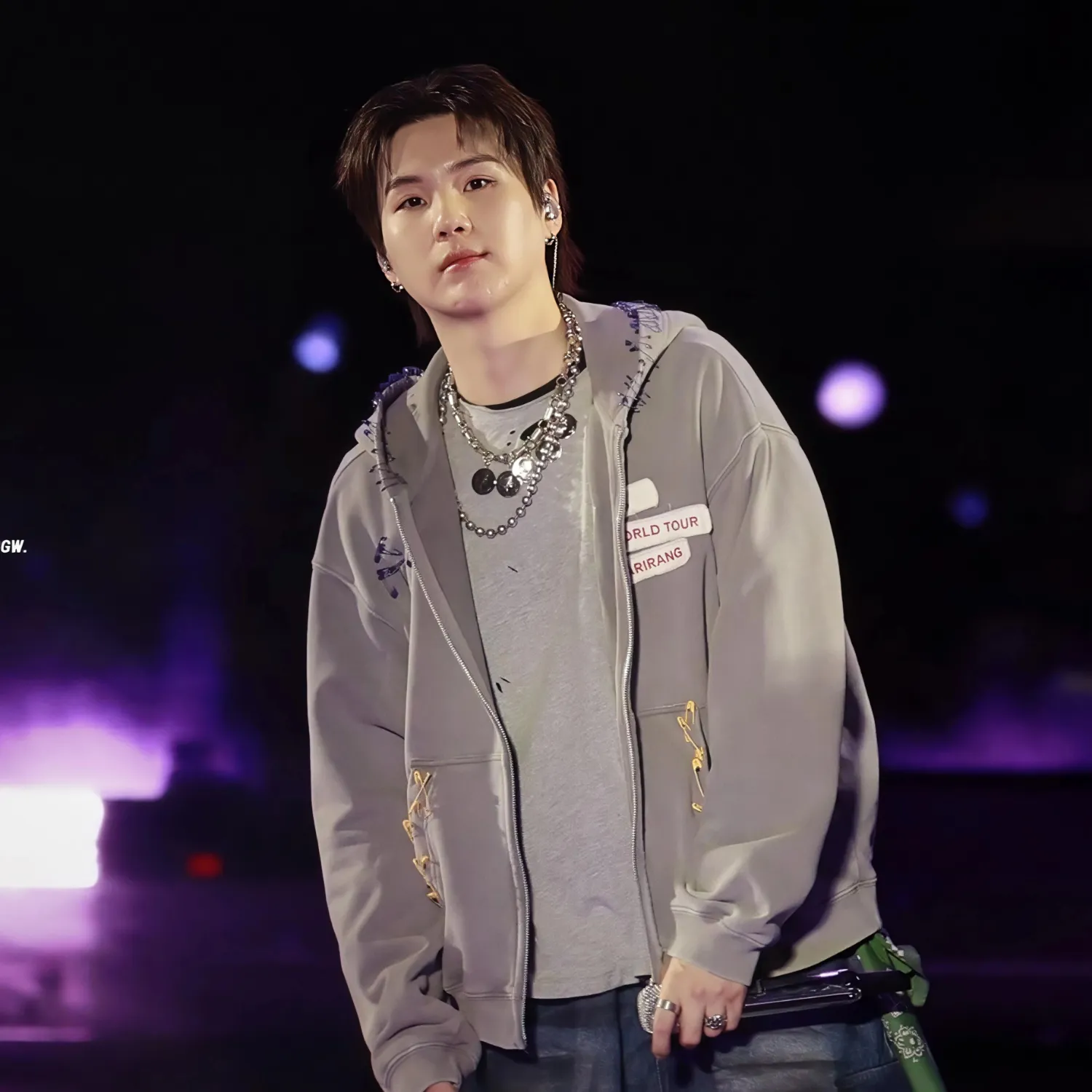 Foto aktivitas terbaru SUGA (BTS)