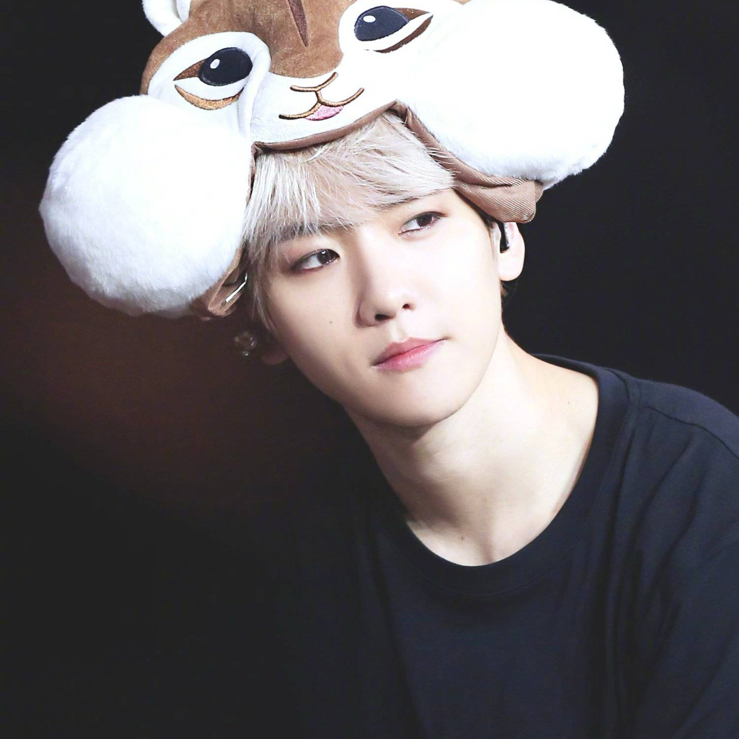 백현 (EXO)의 비하인드 컷