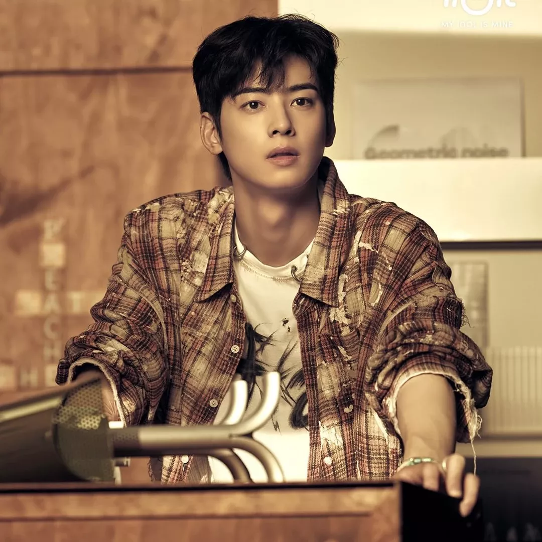 A moment captured by Eunwoo (ASTRO)'s fan