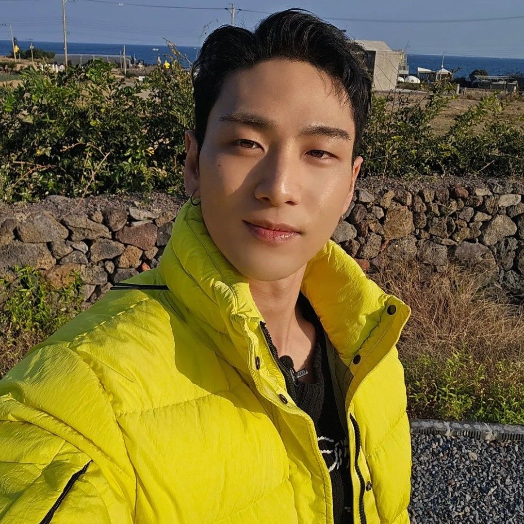 백호 최근 활동샷