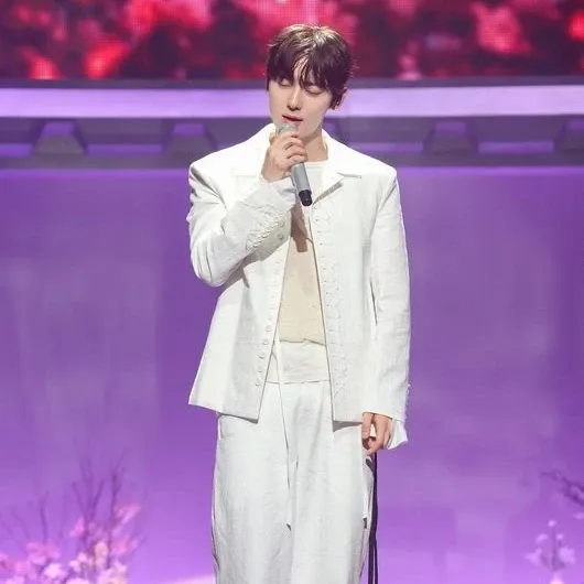 黃旼炫的最新照片