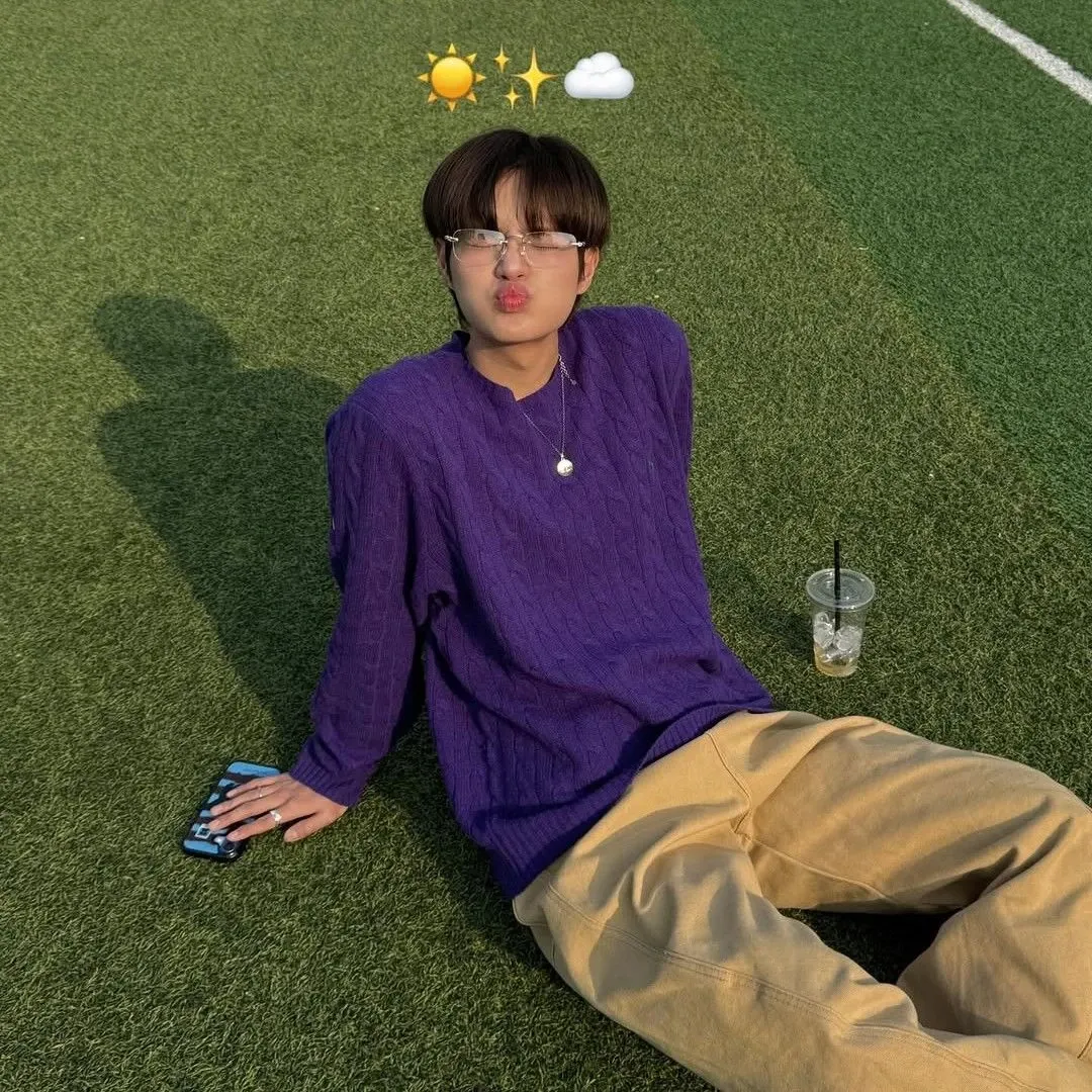 A moment captured by Lee Daehwi (AB6IX)'s fan