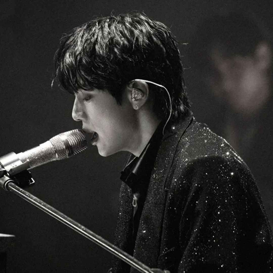 A moment captured by Jin (BTS)'s fan