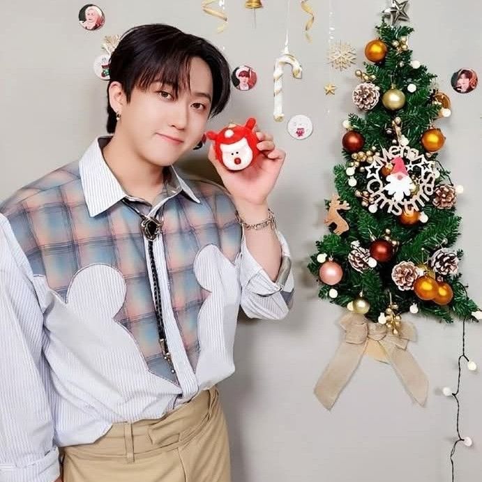 Latest photo of Changbin (Stray Kids)