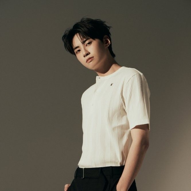 A moment captured by Lee Jinhyuk's fan