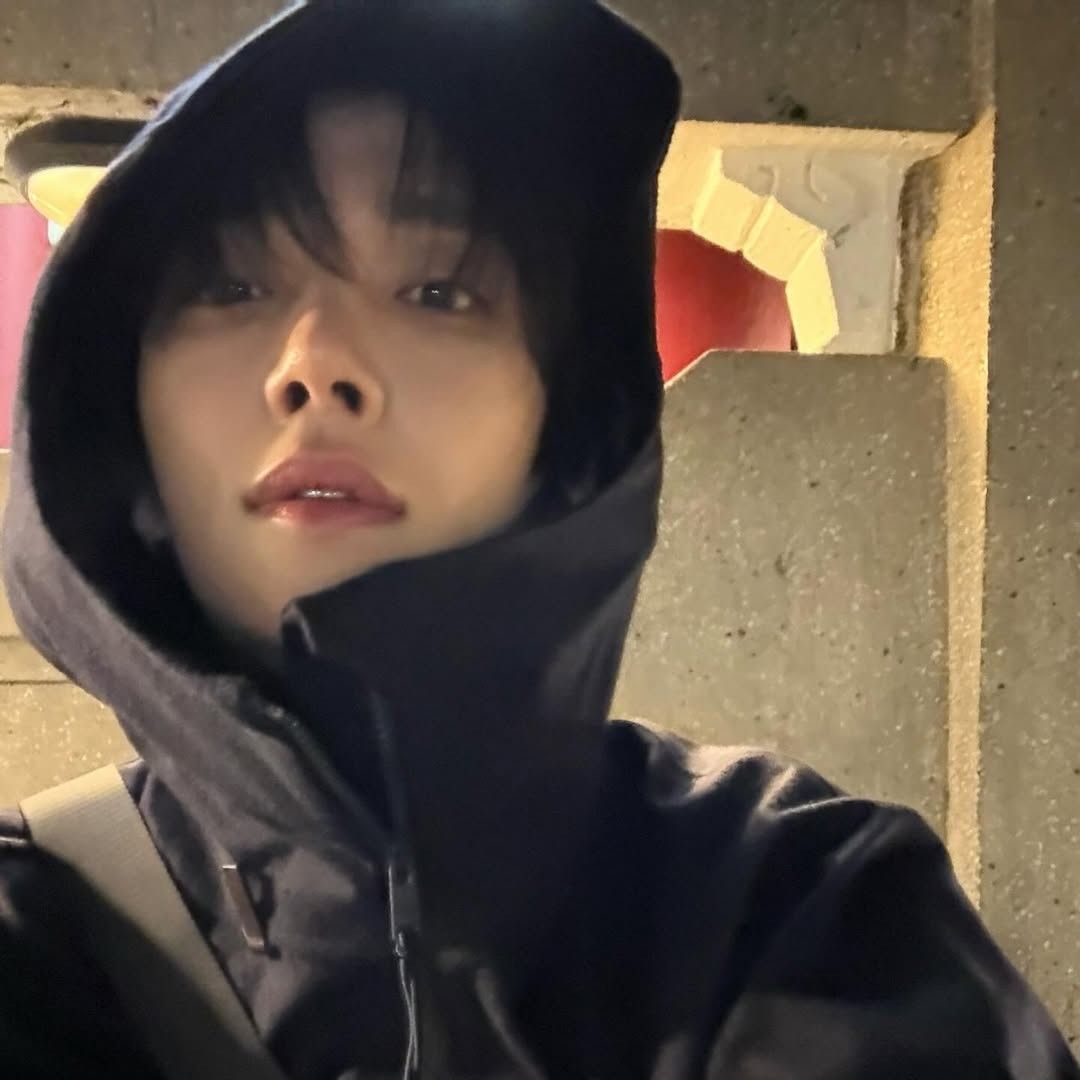 Latest photo of Joshua (SEVENTEEN)