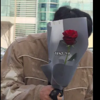 Latest photo of Hwang Chiyeol