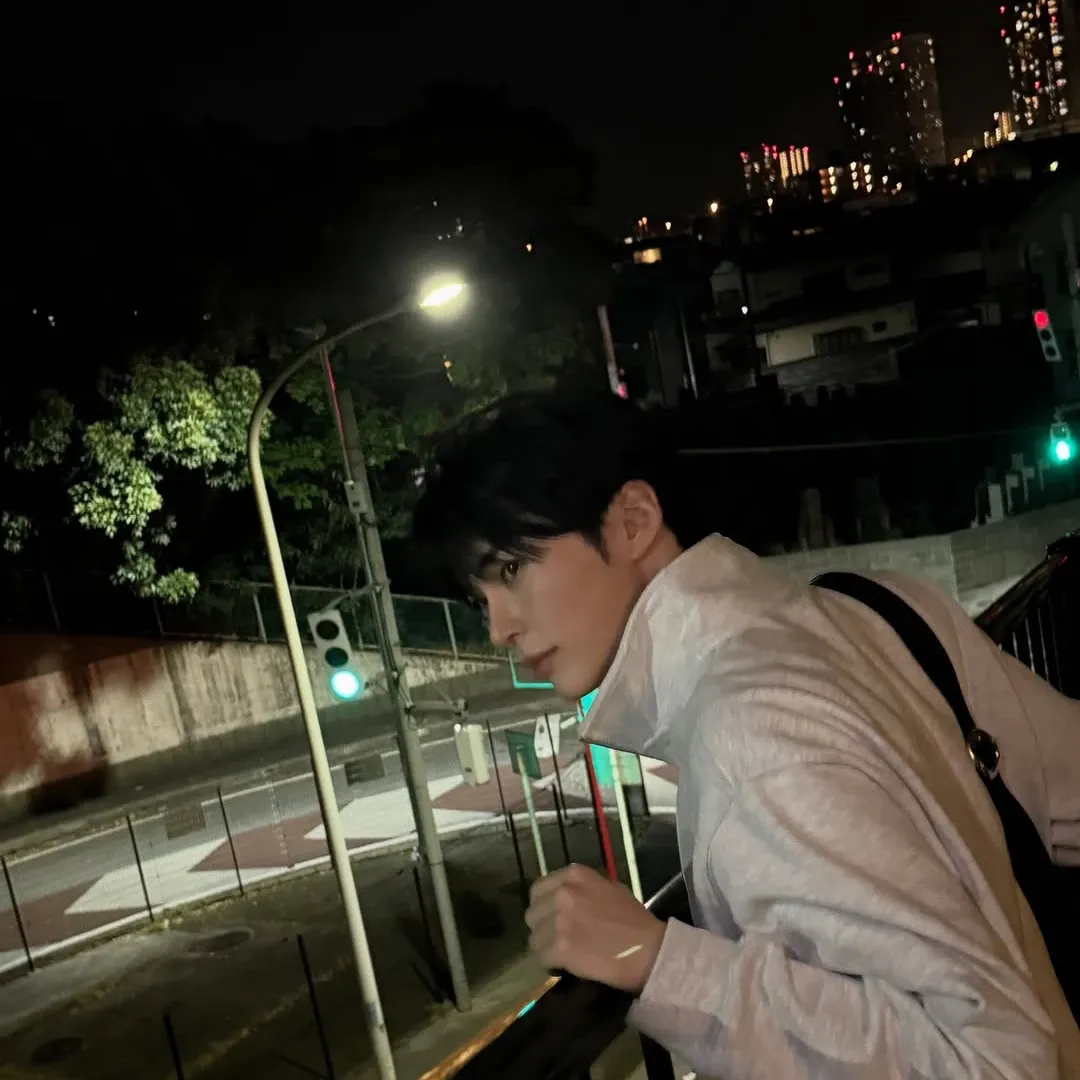 Recent activity shot of Sung Hanbin (ZEROBASEONE)