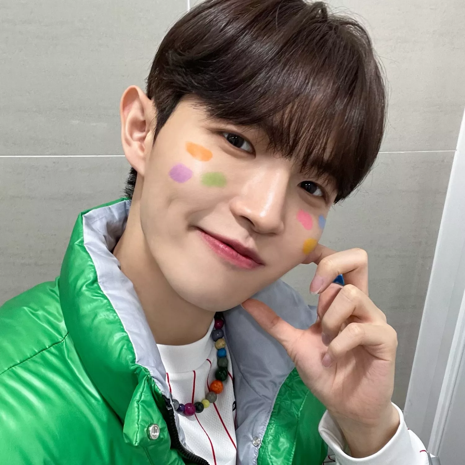Behind-the-scenes cut of Kim Jaehwan