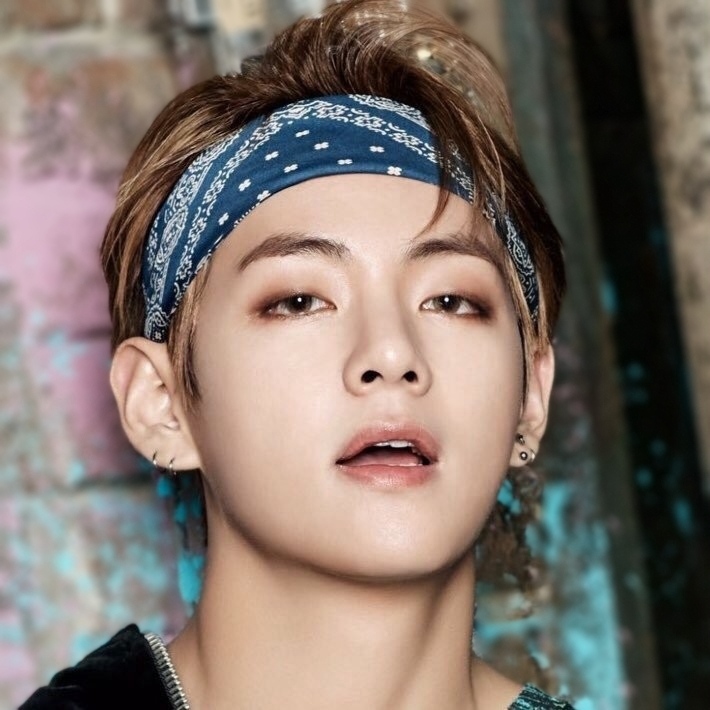 뷔 (방탄소년단) 최근 활동샷