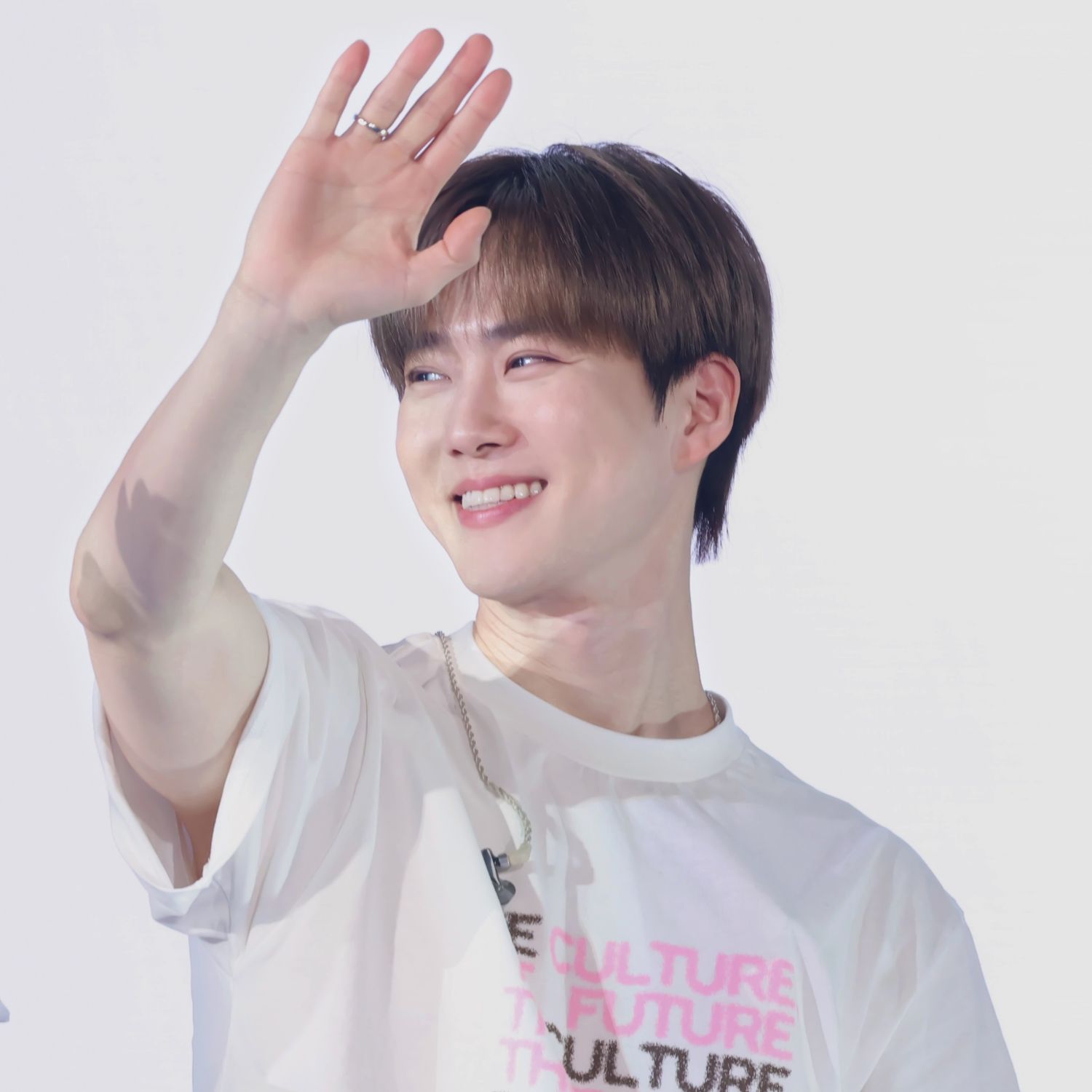 Latest photo of Suho (EXO)