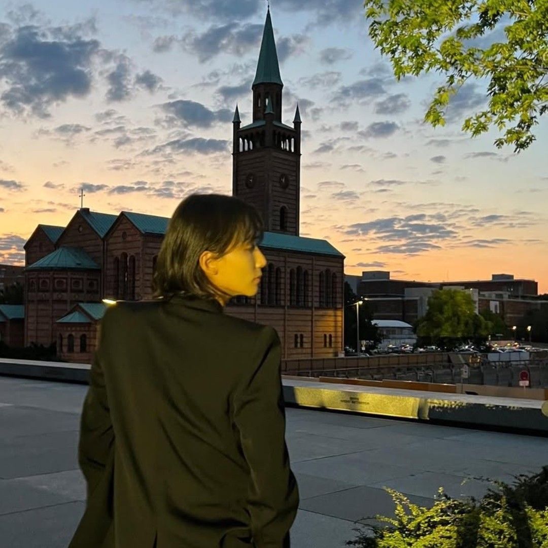 Recent activity shot of Jeonghan (SEVENTEEN)