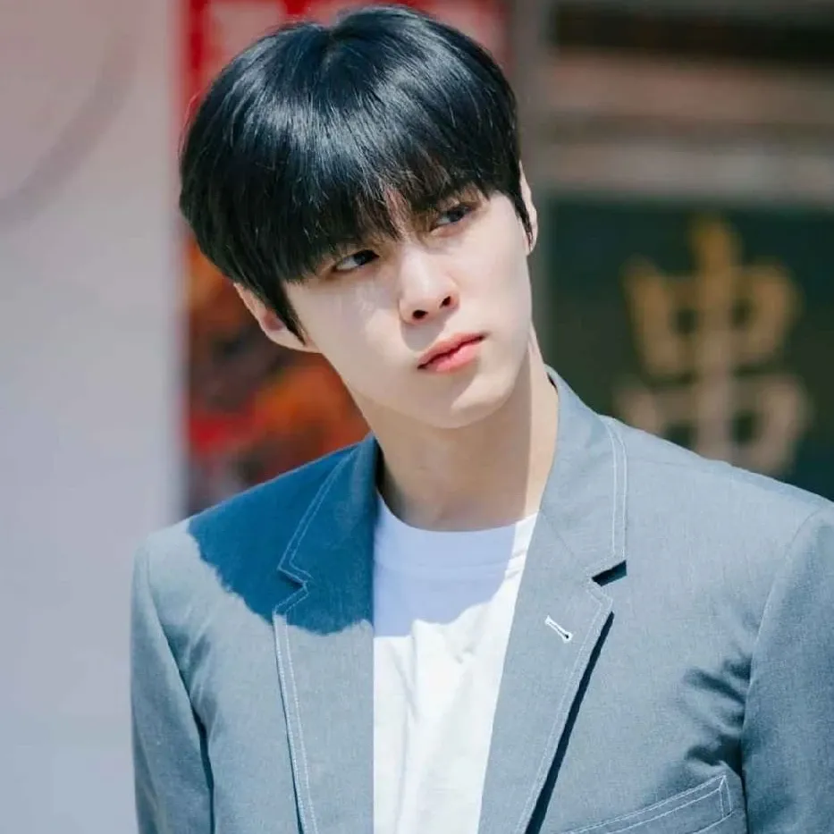 김우석의 비하인드 컷