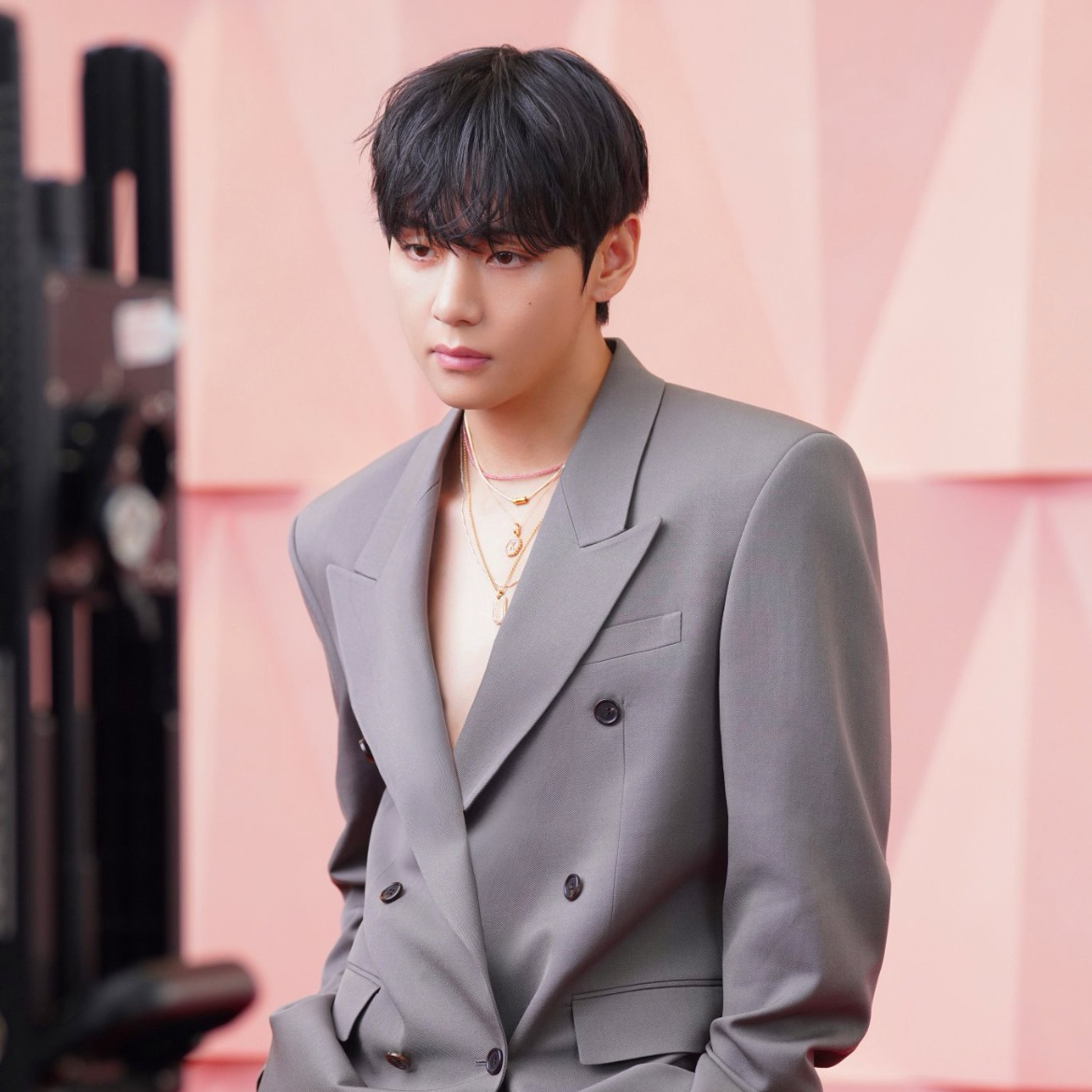 A moment captured by V (BTS)'s fan