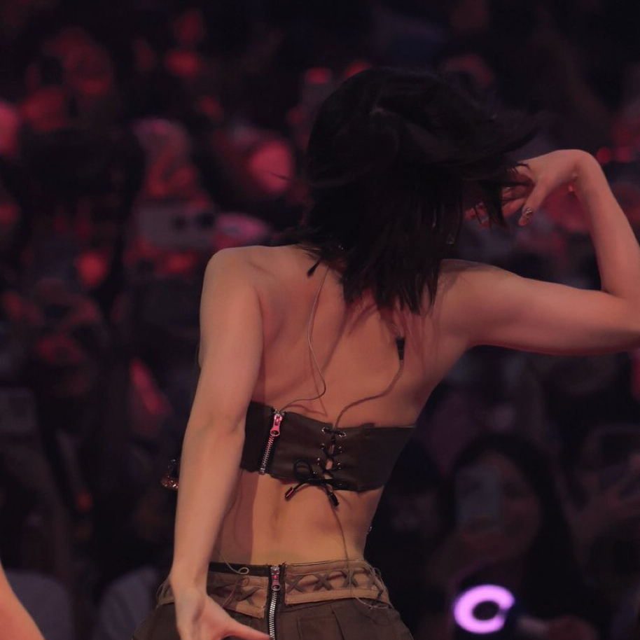 모모 (TWICE) 최근 활동샷