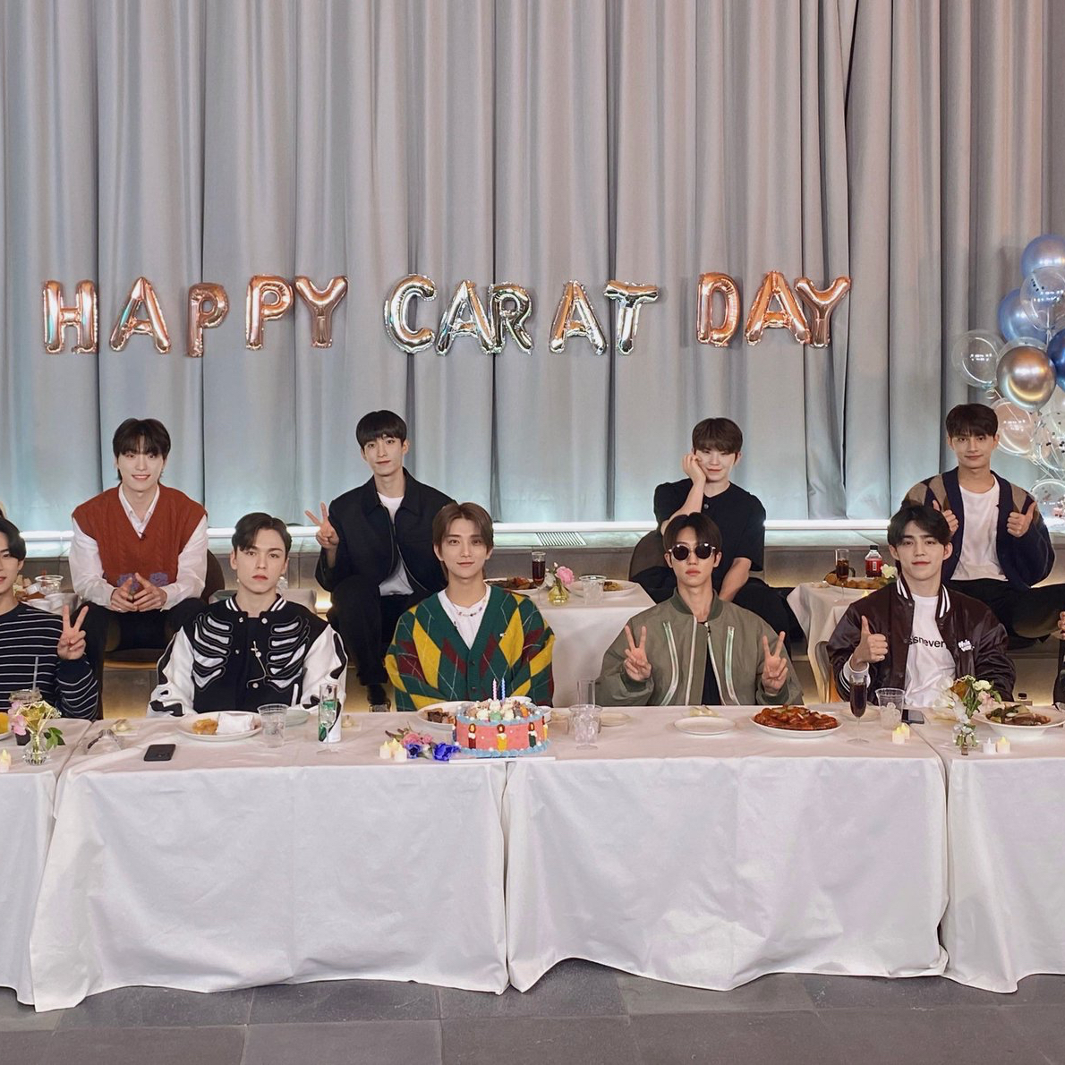 Foto terbaru SEVENTEEN