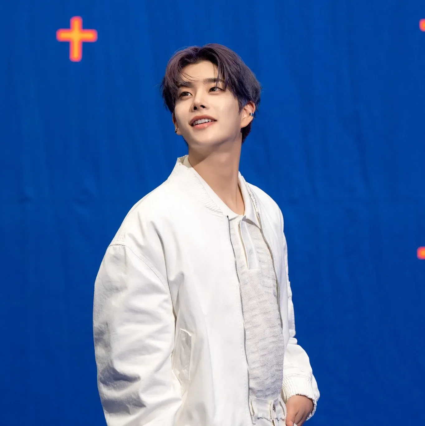 Behind-the-scenes cut of MJ (ASTRO)