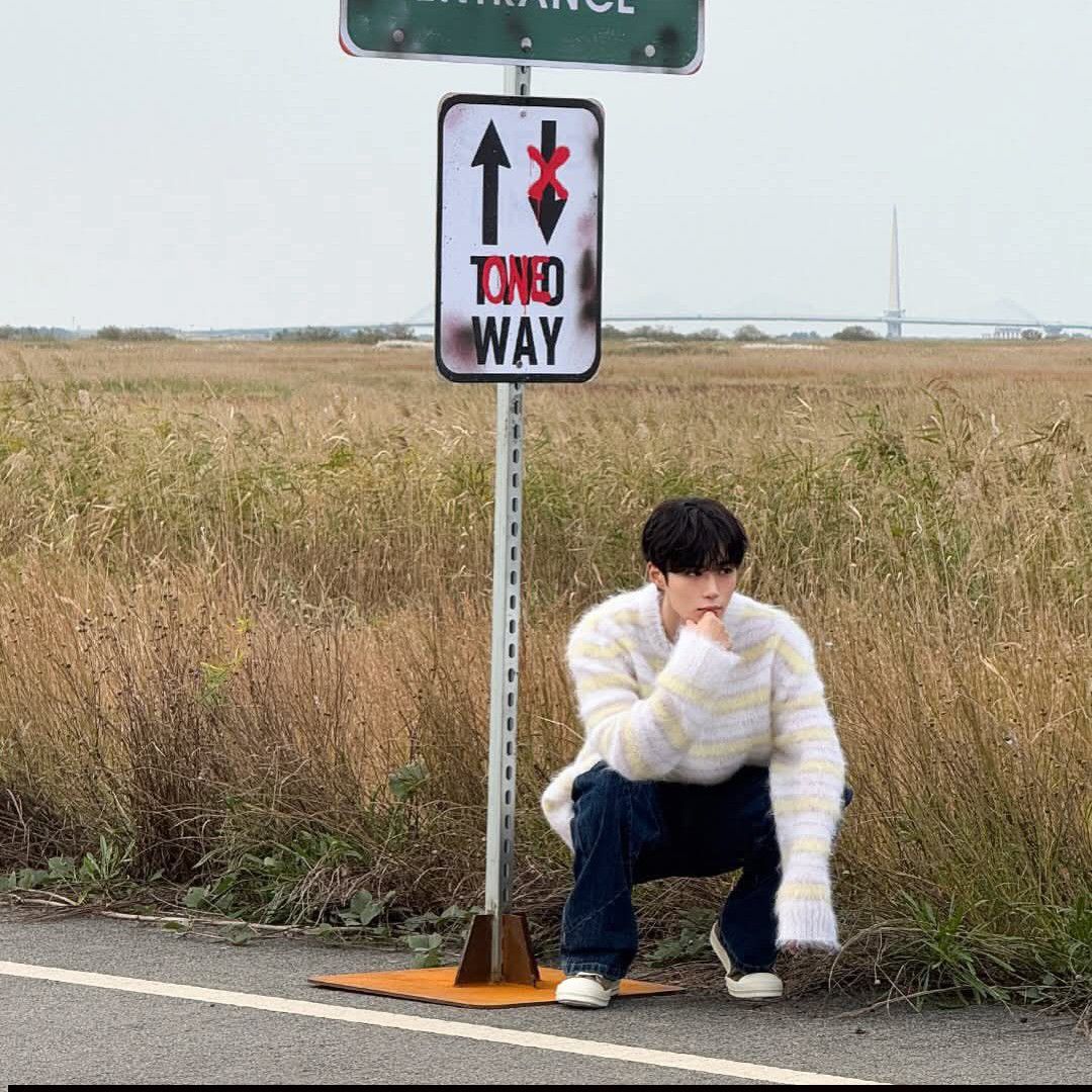 Behind-the-scenes cut of Kim Junseo (ALPHA DRIVE ONE)