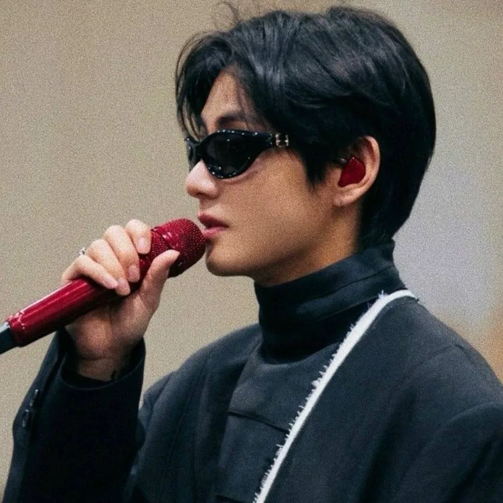 Foto terbaru V (BTS)