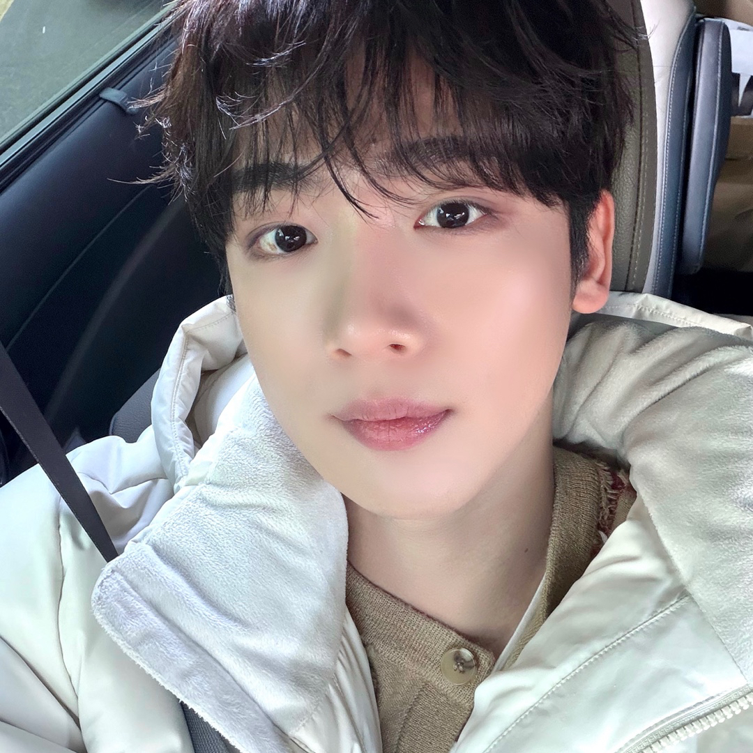 A moment captured by Kim Yohan (WEi)'s fan