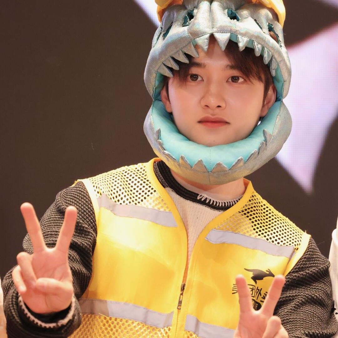 Behind-the-scenes cut of D.O. (EXO)