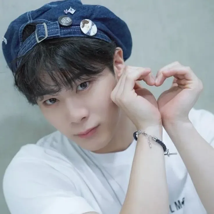 Latest photo of Moonbin (ASTRO)