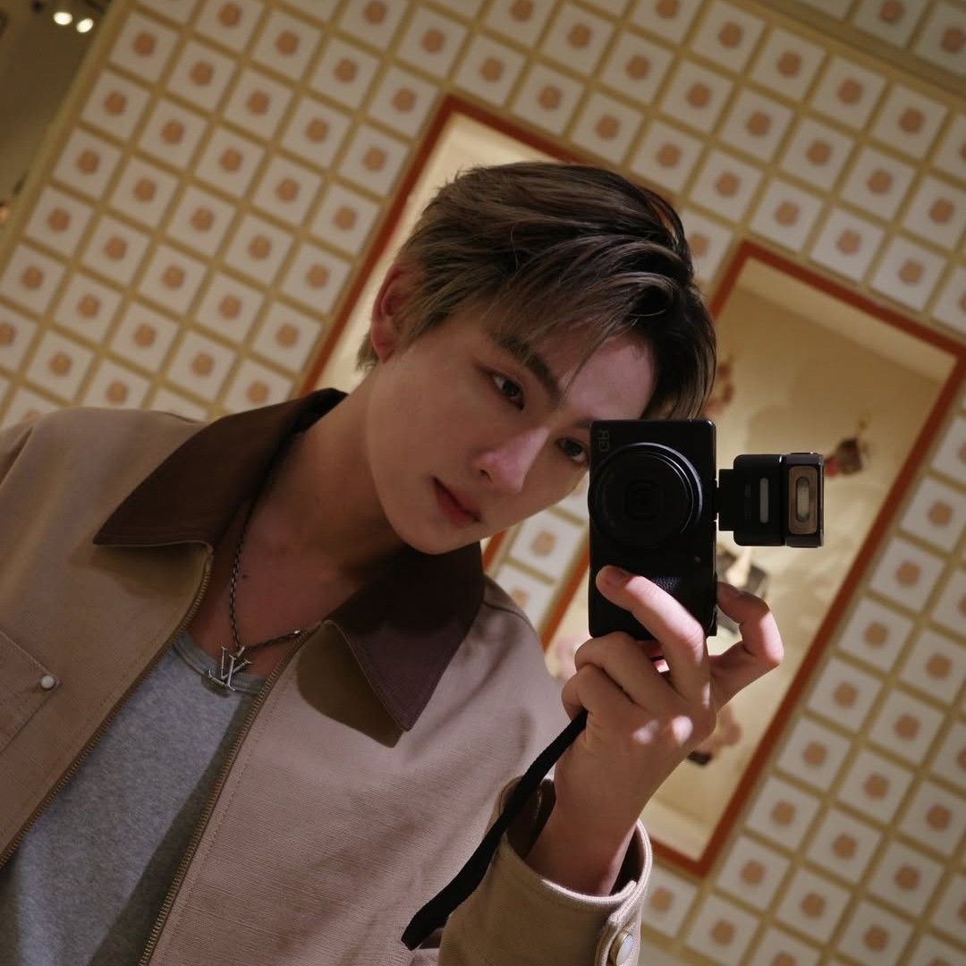 Behind-the-scenes cut of Heart (BUS)