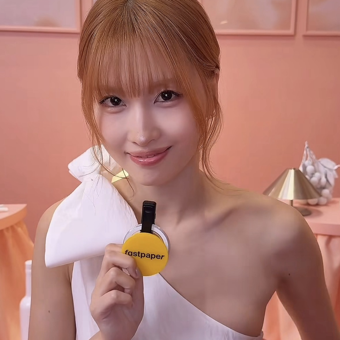 Momo (TWICE)的幕後花絮