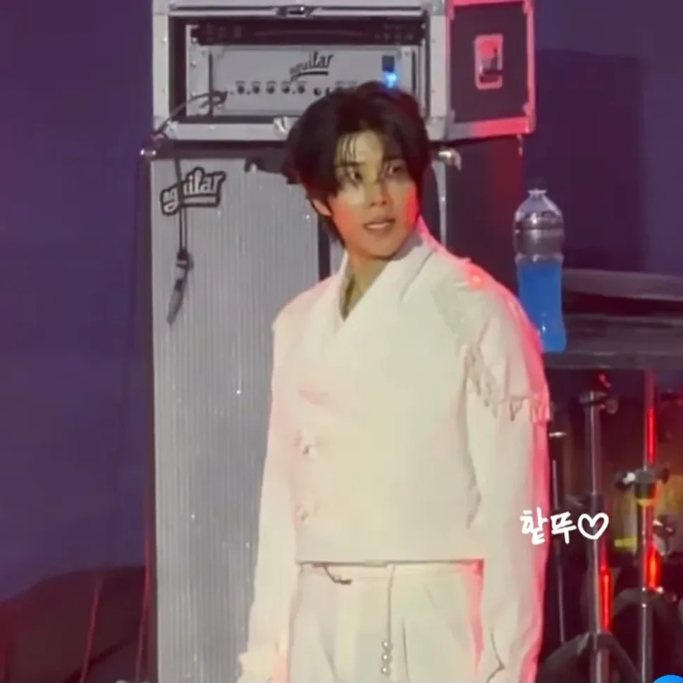 Behind-the-scenes cut of MJ (ASTRO)