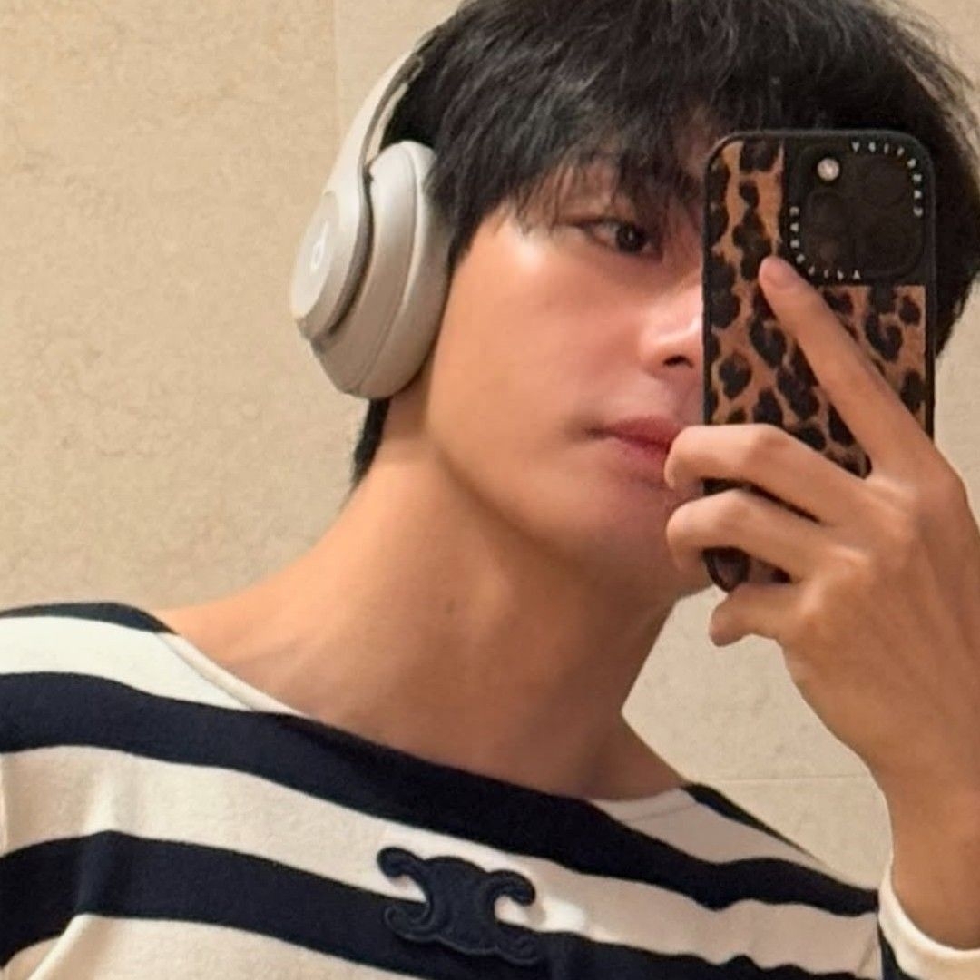 V (防弹少年团)的最新照片