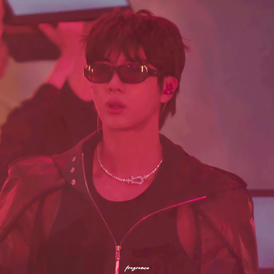Foto aktivitas terbaru Jin (BTS)