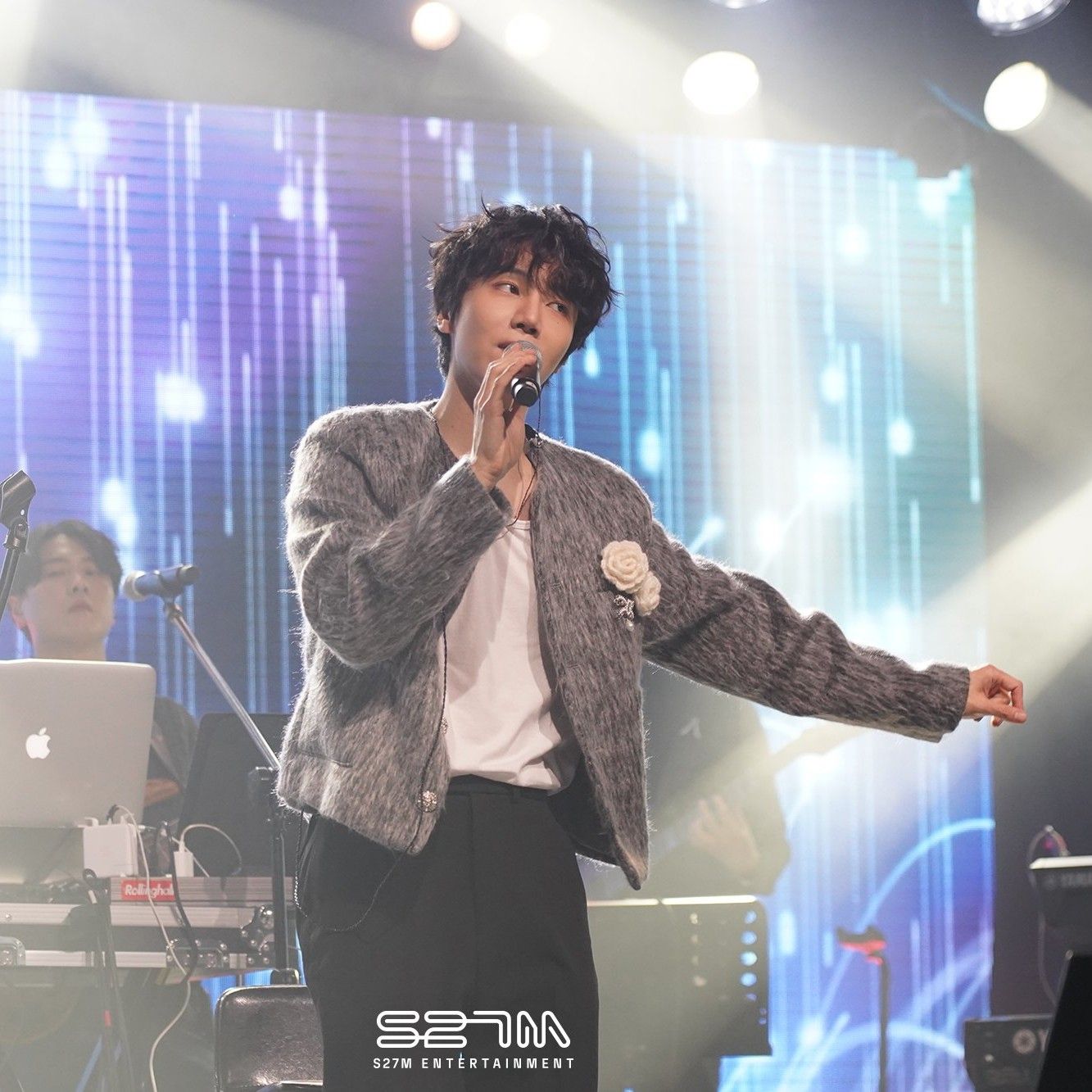 Latest photo of Jinho (PENTAGON)