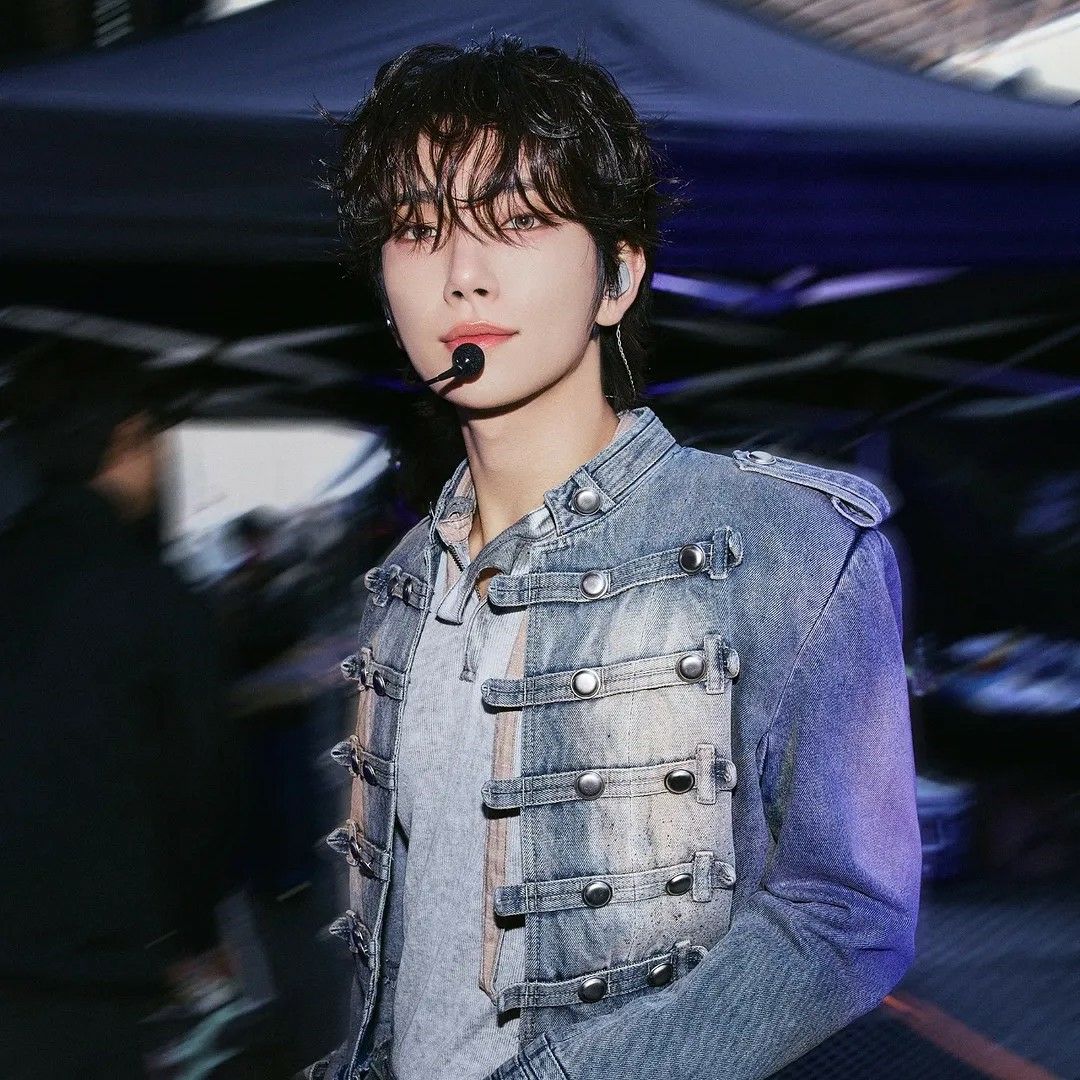 Recent activity shot of Joshua (SEVENTEEN)