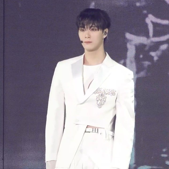 Latest photo of Moonbin (ASTRO)