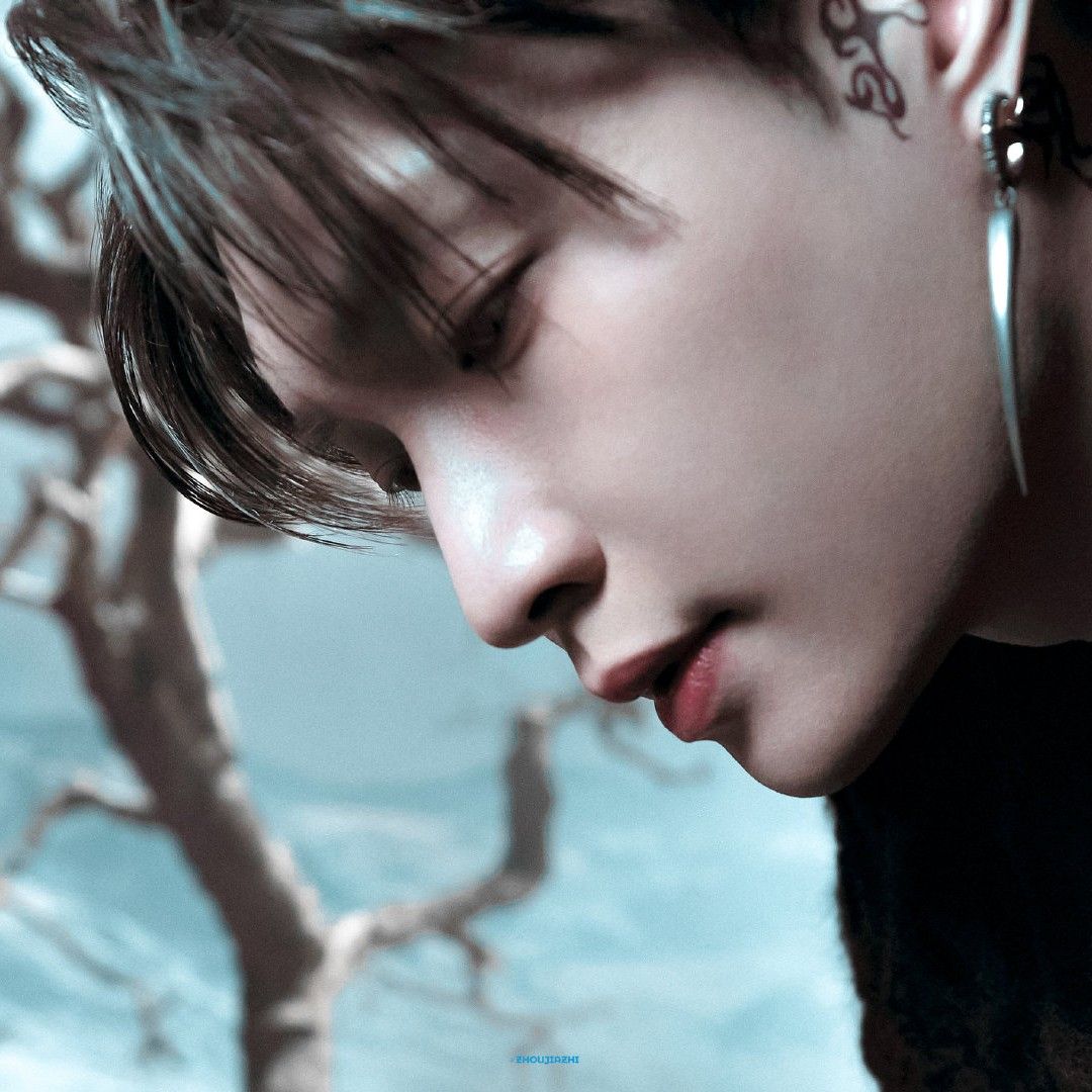 A moment captured by Lay (EXO)'s fan