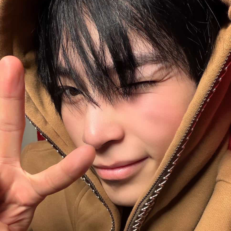 A moment captured by Sung Hanbin (ZEROBASEONE)'s fan