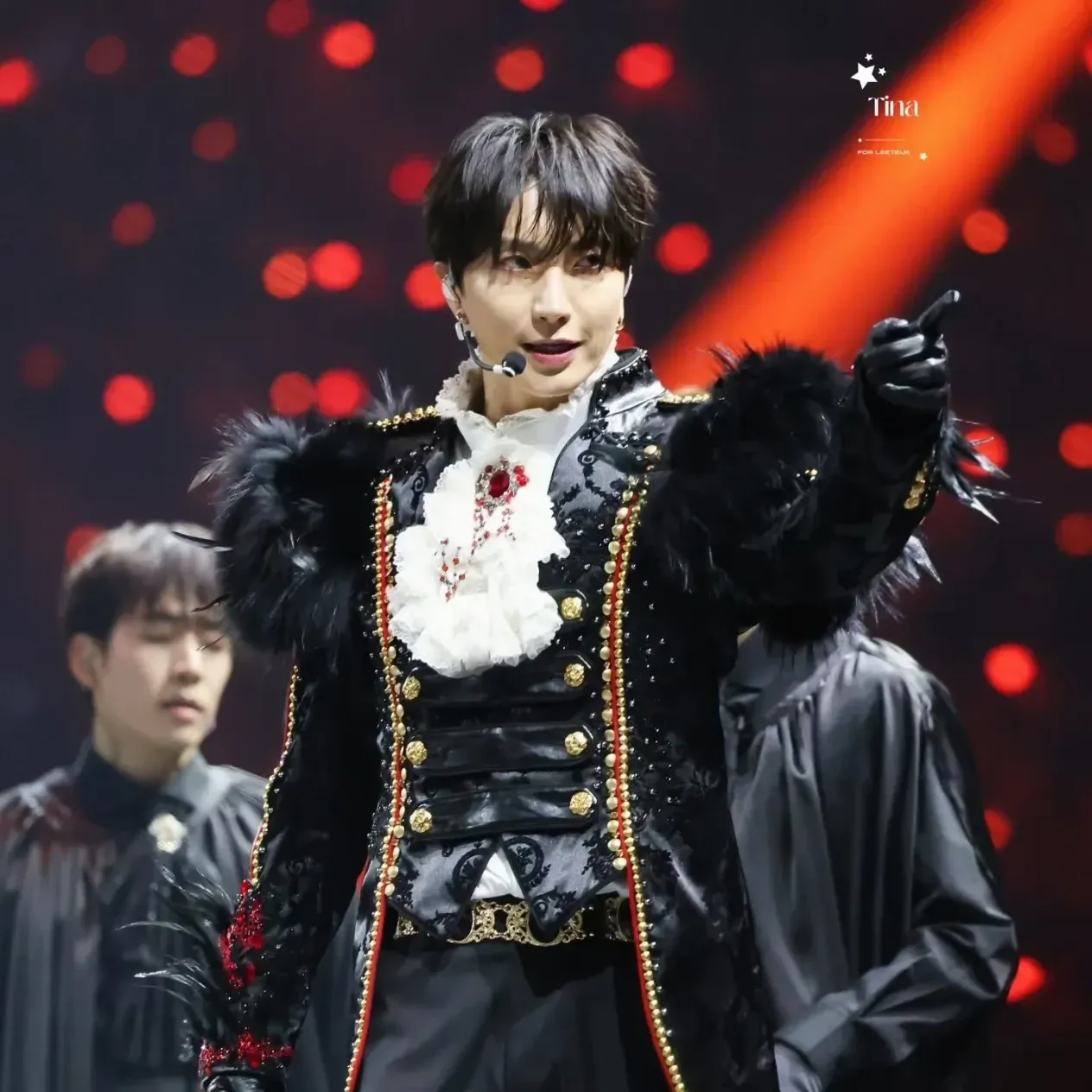 Behind-the-scenes cut of Leeteuk (Super Junior)