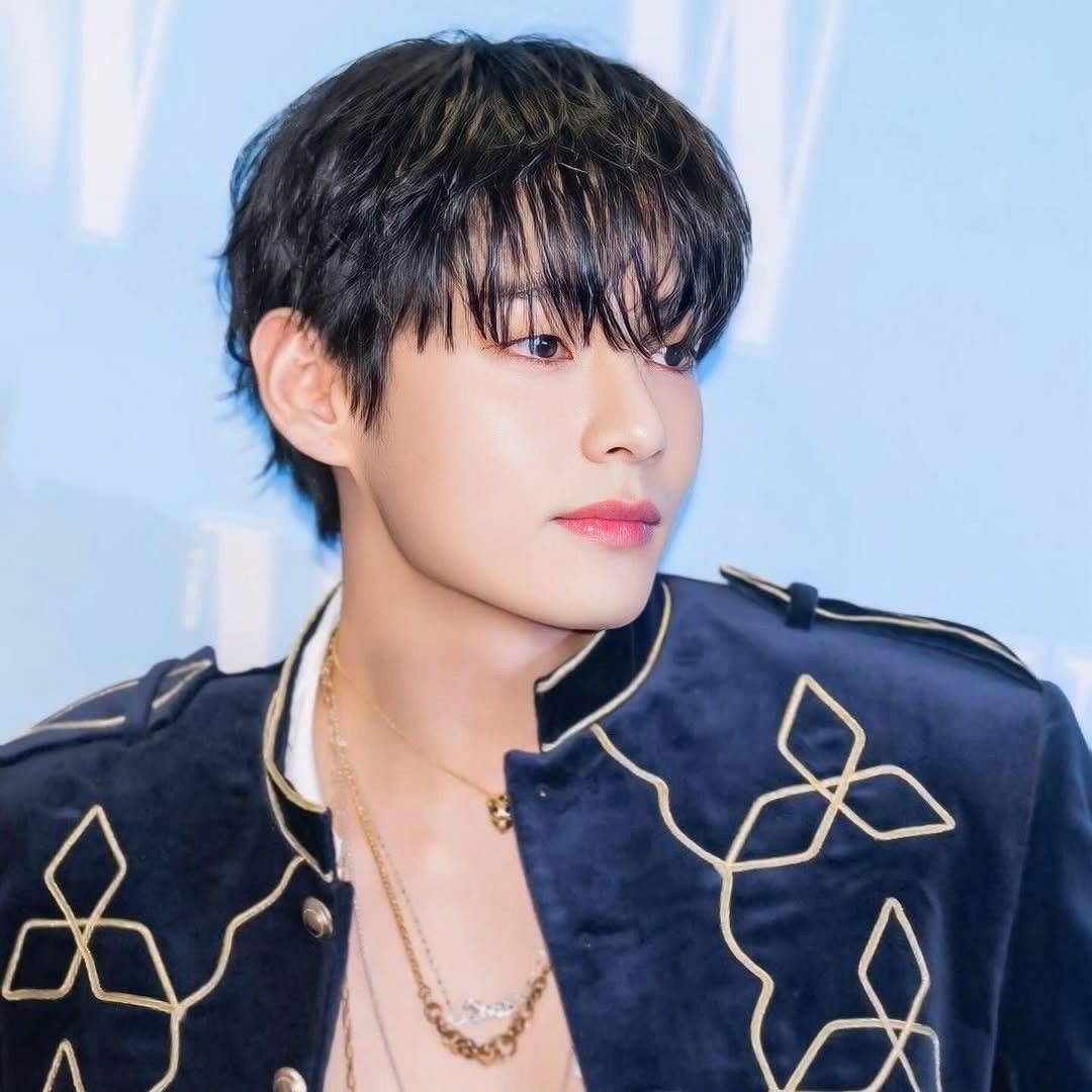 뷔 (방탄소년단)의 비하인드 컷