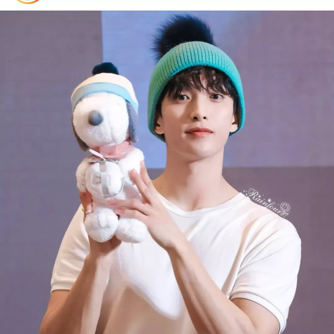 Latest photo of DK (SEVENTEEN)