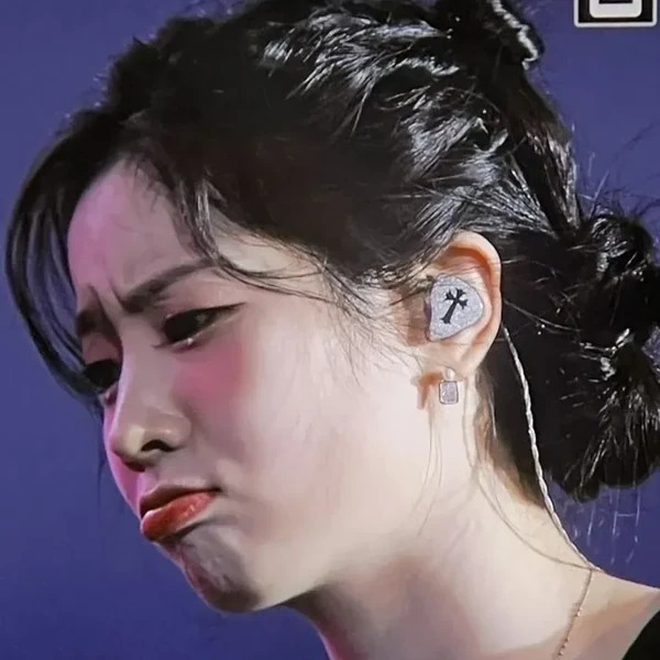 Foto perwakilan Dahyun (TWICE) yang penuh pesona