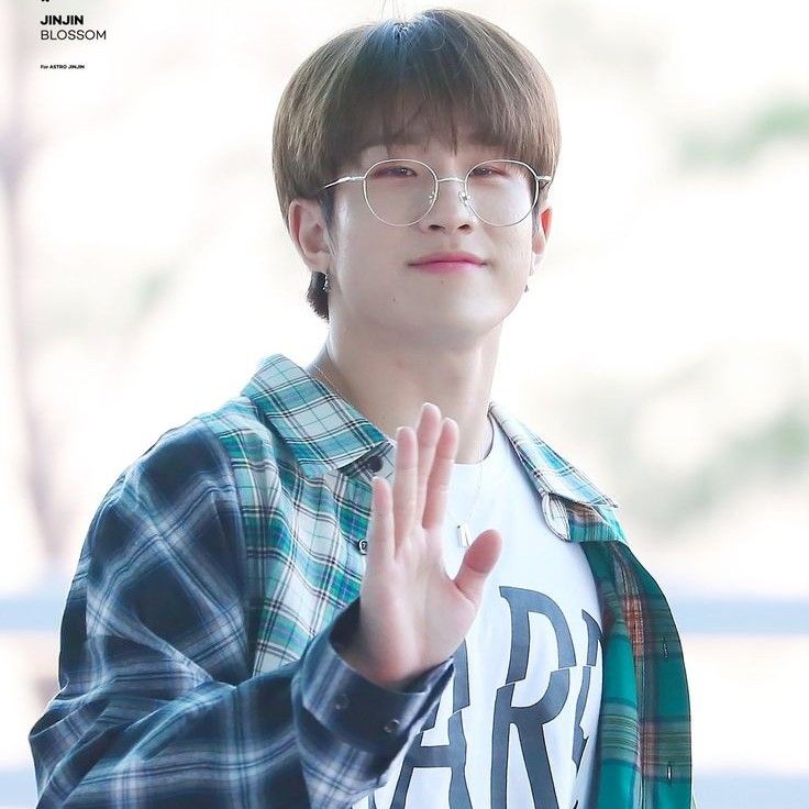 Latest photo of Jinjin (ASTRO)