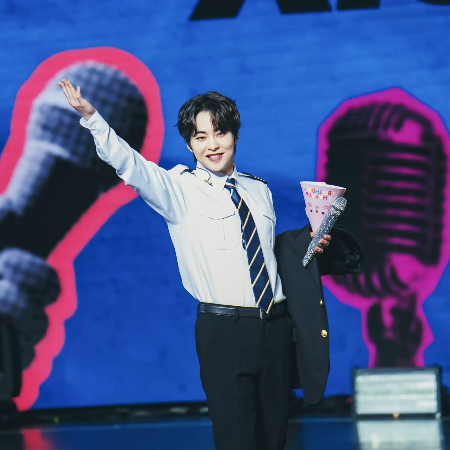 Behind-the-scenes cut of Xiumin (EXO)