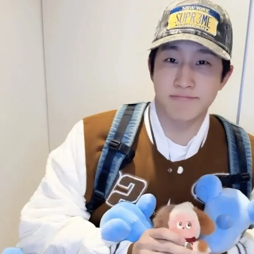 Jinjin (ASTRO)的最新照片