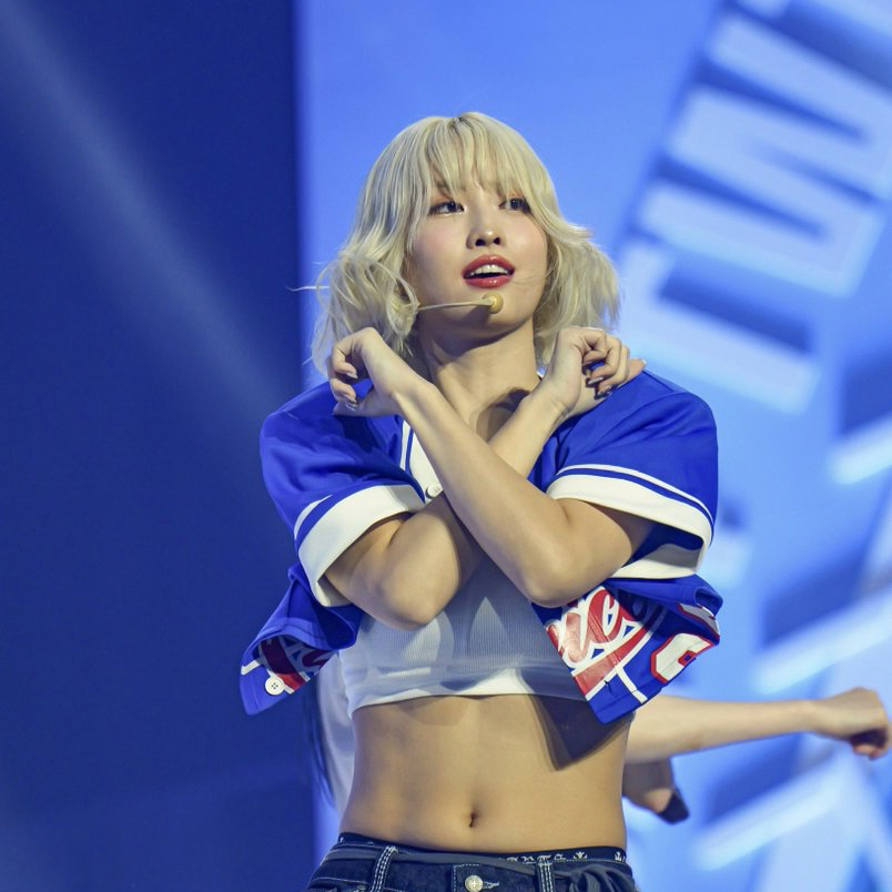 모모 (TWICE) 최근 활동샷